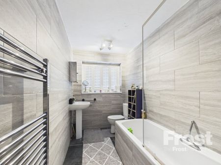 Castle Way, Feltham,TW13 - Photo 5