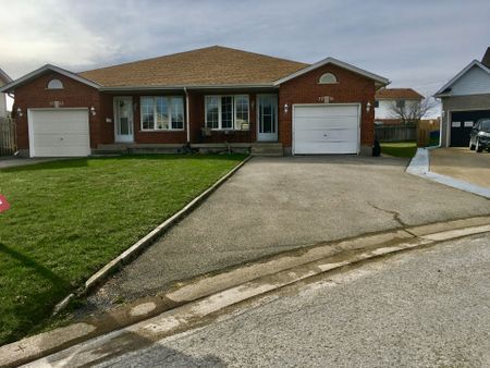 For Lease - 7701 Cortina Crescent Unit# Upper, Niagara Falls, Ontario - Photo 3