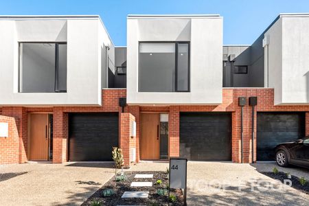 Brand New Townhouse in Brompton - Photo 2