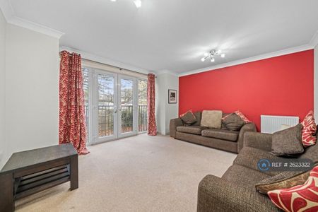 3 bedroom flat to rent - Photo 3