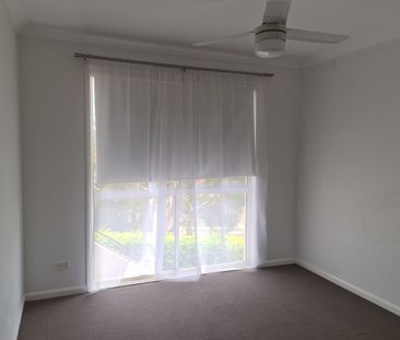 SPACIOUS FOUR BEDROOM FAMILY HOME LOCATED IN THE PRESTIGE 'SOMERSET... - Photo 4