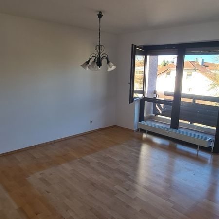Schöne 2-Zimmer-Etagenwohnung mit Balkon, Garagenstellplatz und Kellerabteil – I ... - Photo 1