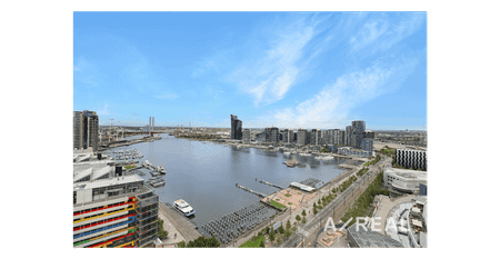 Spectacular Docklands Water Views – Walk to Marvel Stadium! - Photo 2