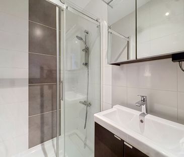 1-bedroom apartment + study for rent in Ixelles - foto 6