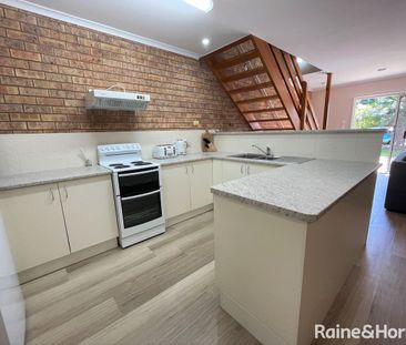 Fully Furnished Townhouse only a Hop, Skip & A Jump to the Esplanade! - Photo 6