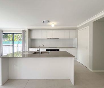 BRAND NEW THREE BEDROOM HOME - Photo 4