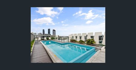 Stunning two bedroom apartment in south brisbane - white appliance included - Photo 2