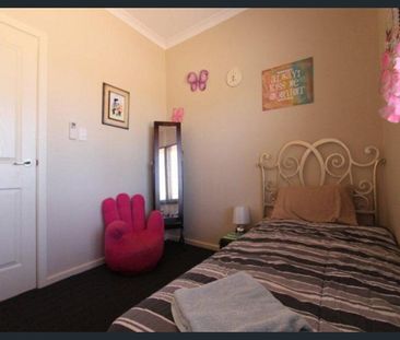 Pool + Position - Photo 4