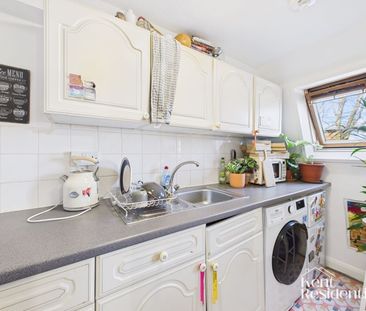 1 bed flat to rent in New Road, Chatham, ME4 - Photo 1