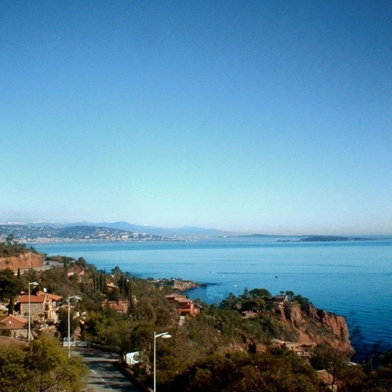 location de vacances: 2 pièces/cabine (2 adultes + 2 enfants) cuisine avec lave vaisselle, lave linge, terrasse, belle vue sur la baie de Cannes * TH 217 * - Photo 1