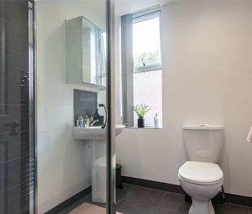 6 Bedroom Student home in Lenton Nottingham! 51 week contract! All ... - Photo 1