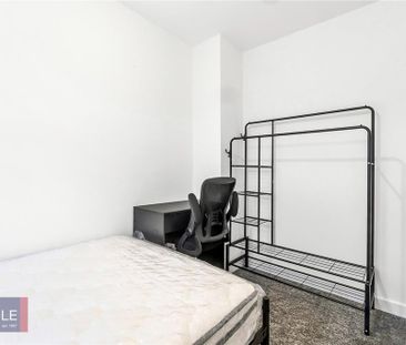 4 bedroom semi-detached house to rent - Photo 4