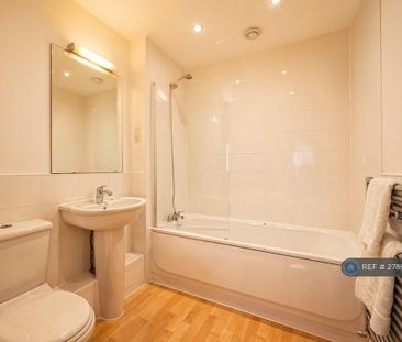 2 bedroom flat to rent - Photo 6