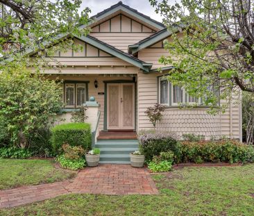 “Classic Californian brimming with charm & character” - Photo 3