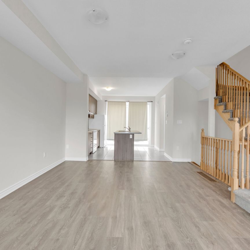 For Lease - 6 Spencer Boulevard, Wasaga Beach, Ontario - Photo 1