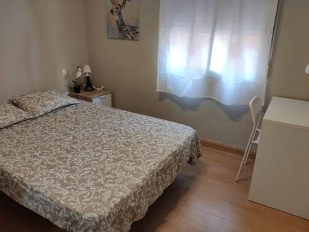 Calle de Almonacid, Madrid, Community of Madrid 28038 - Photo 2