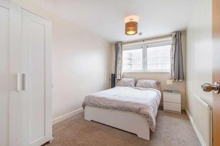 Sark Tower, Erebus Drive, London, SE28 - Photo 2