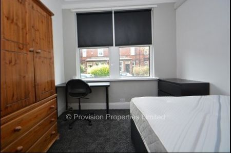 6 Bedroom Student Properties in Hyde Park - Photo 5