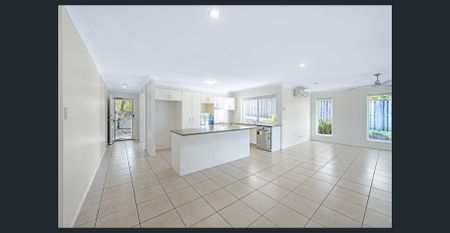 Spacious Family Home with Swimming Pool, Multiple Living Areas & Valley Views! - Photo 5