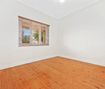 “The Brief: Spacious Family Home in Prime Chelsea Location” - Photo 5