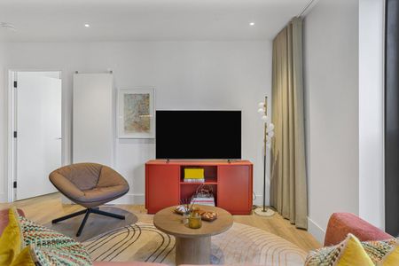 Live at Vertus’ newest Canary Wharf address: spacious, fully furnished 1-bed apartments with a gym, reformer Pilates studio, co-working spaces, and lounges for modern living. - Photo 3