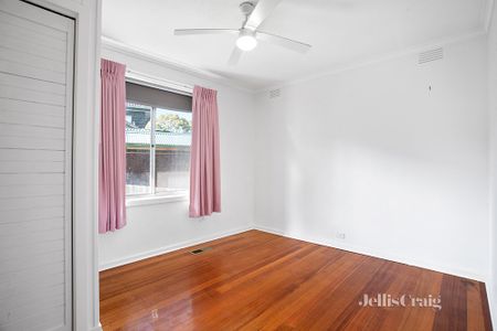 4 Clovelly Court, Viewbank - Photo 2