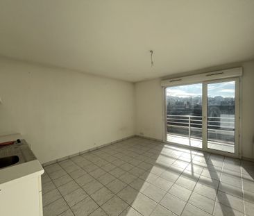 Location Appartement 1 pièce 23m² ONET LE CHATEAU 12850 - Photo 4