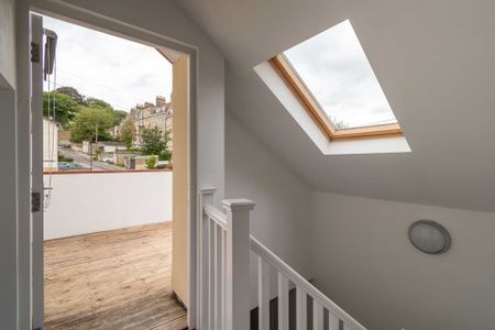 Old Farmhouse, 1 Lansdown Road - Photo 4