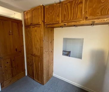 3 Bed Semi-Detached House, Barford Rise, LU2 - Photo 5