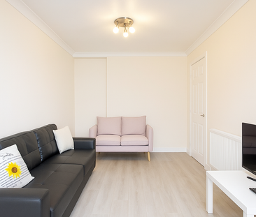 5 bedroom end of terrace house to rent - Photo 6