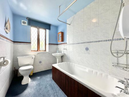 2 bedroom semi-detached house to rent - Photo 5