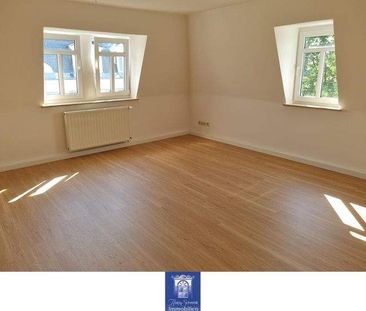 Helle, individuelle Dachgeschosswohnung mit weitem Blick in Rabenau! - Foto 1