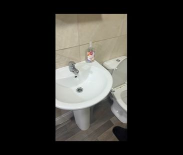 Room in a Shared House, Dobroyd Street, M8 - Photo 3