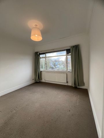 2 Bed Flat, Golders Green Road, NW11 - Photo 3