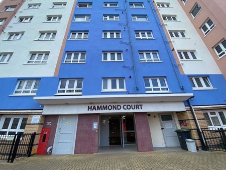 Hammond Court, South Street, Gosport - Photo 2