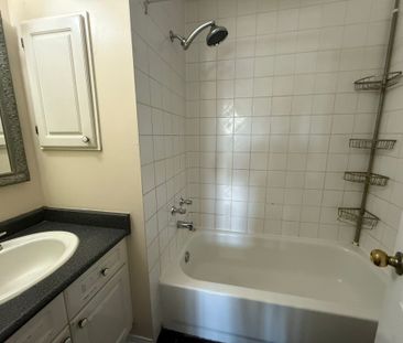 For Lease - 9 Upwood Place, Brampton, Ontario - Photo 3