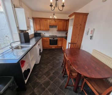 5 Bed Student Accommodation - Photo 1