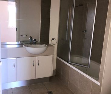 EASY LIVING 2 BEDROOM APARTMENT - Photo 2