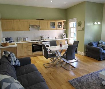 2 bedroom flat to rent - Photo 2