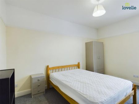 6 bedroom townhouse to rent - Photo 2