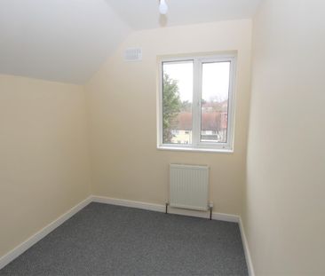 3 bedroom Semi-Detached House to let - Photo 4