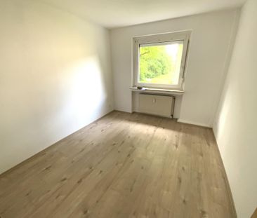 Tolle Bäder, Dusche und Balkon - Photo 1