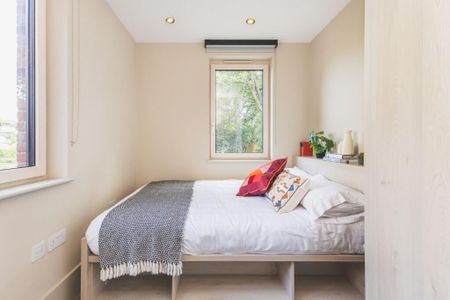 Room in a Shared Flat, Augustus Road, SW19 - Photo 5