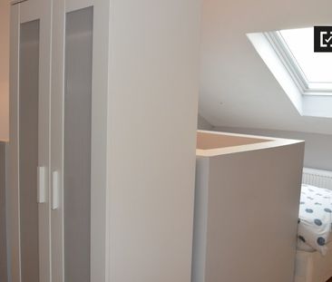Room for rent in 4-bedroom apartment in Glasnevin, Dublin - Photo 4