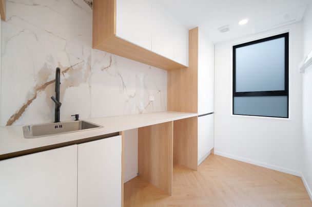 Designer 5 Bedroom Home Hillsborough - Photo 1