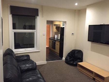 4 bedroom terraced house to rent - Photo 2