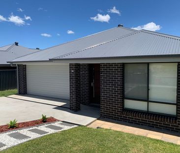 Stylish Low Maintenance Family Home - Photo 3