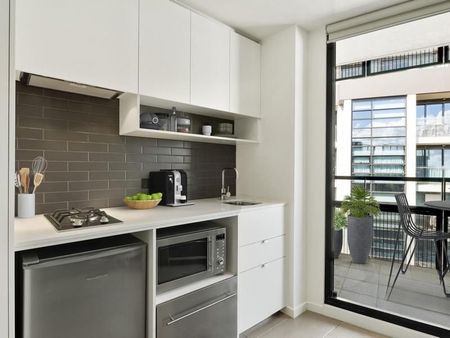 Furnished 1-Bedroom in Melbourne CBD - Photo 3