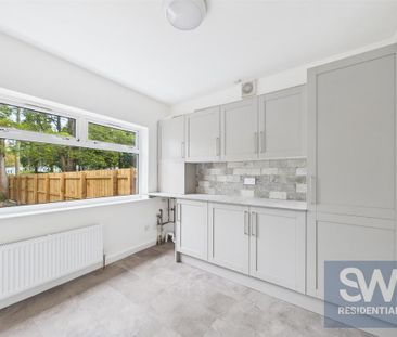 3 bedroom detached house to rent - Photo 4