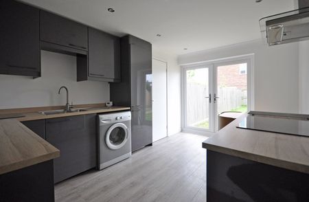 Mulcaster Avenue, Newport - Photo 3
